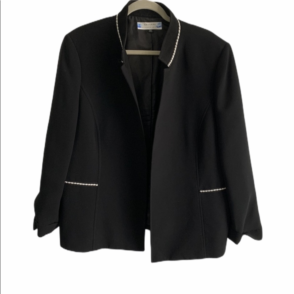 Tahari Arthur S Levine blazer